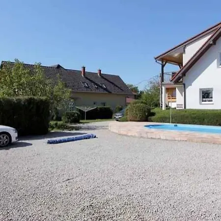 In - Balaton 36344 * גיינסדיאס